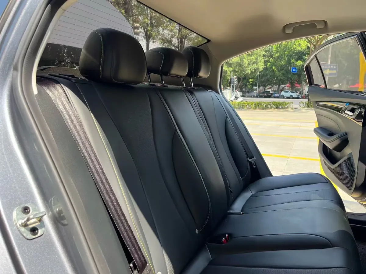 2021 Roewe i5 1.5L 120HP L4 CVT,autocango,china used car exporter,china ev exporter,chinese used car exporter,chinese used ev exporter