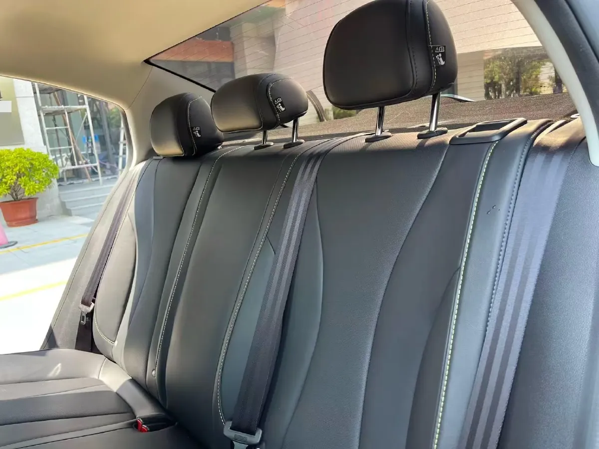 2021 Roewe i5 1.5L 120HP L4 CVT,autocango,china used car exporter,china ev exporter,chinese used car exporter,chinese used ev exporter