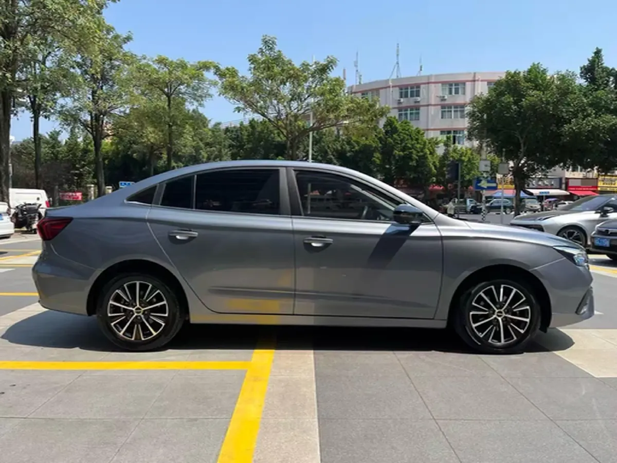 2021 Roewe i5 1.5L 120HP L4 CVT,autocango,china used car exporter,china ev exporter,chinese used car exporter,chinese used ev exporter