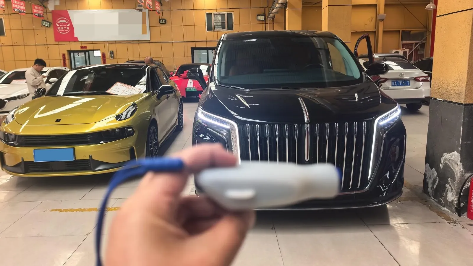 2023 HongQi HQ9 2.0T 252HP L4 8AT,autocango,china used car exporter,china ev exporter,chinese used car exporter,chinese used ev exporter