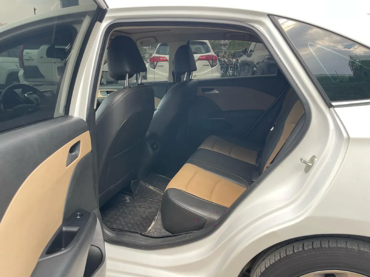 2022 Chevrolet Monza 1.5L 113HP L4 6AT,autocango,china used car exporter,china ev exporter,chinese used car exporter,chinese used ev exporter