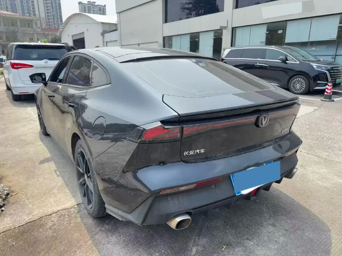 2022 ChangAn UNI-V 1.5T 188HP L4 7DCT,autocango,china used car exporter,china ev exporter,chinese used car exporter,chinese used ev exporter