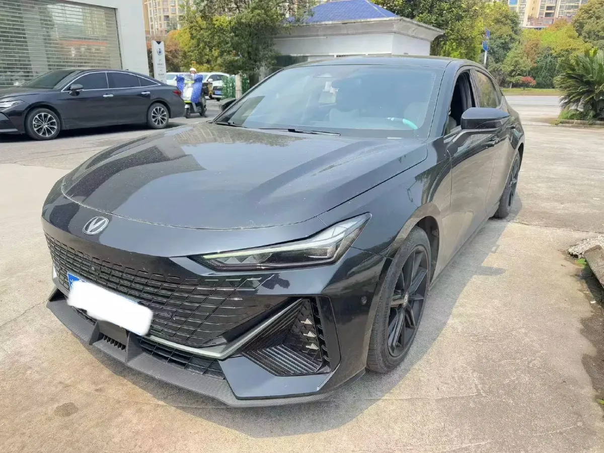 2022 ChangAn UNI-V 1.5T 188HP L4 7DCT,autocango,china used car exporter,china ev exporter,chinese used car exporter,chinese used ev exporter