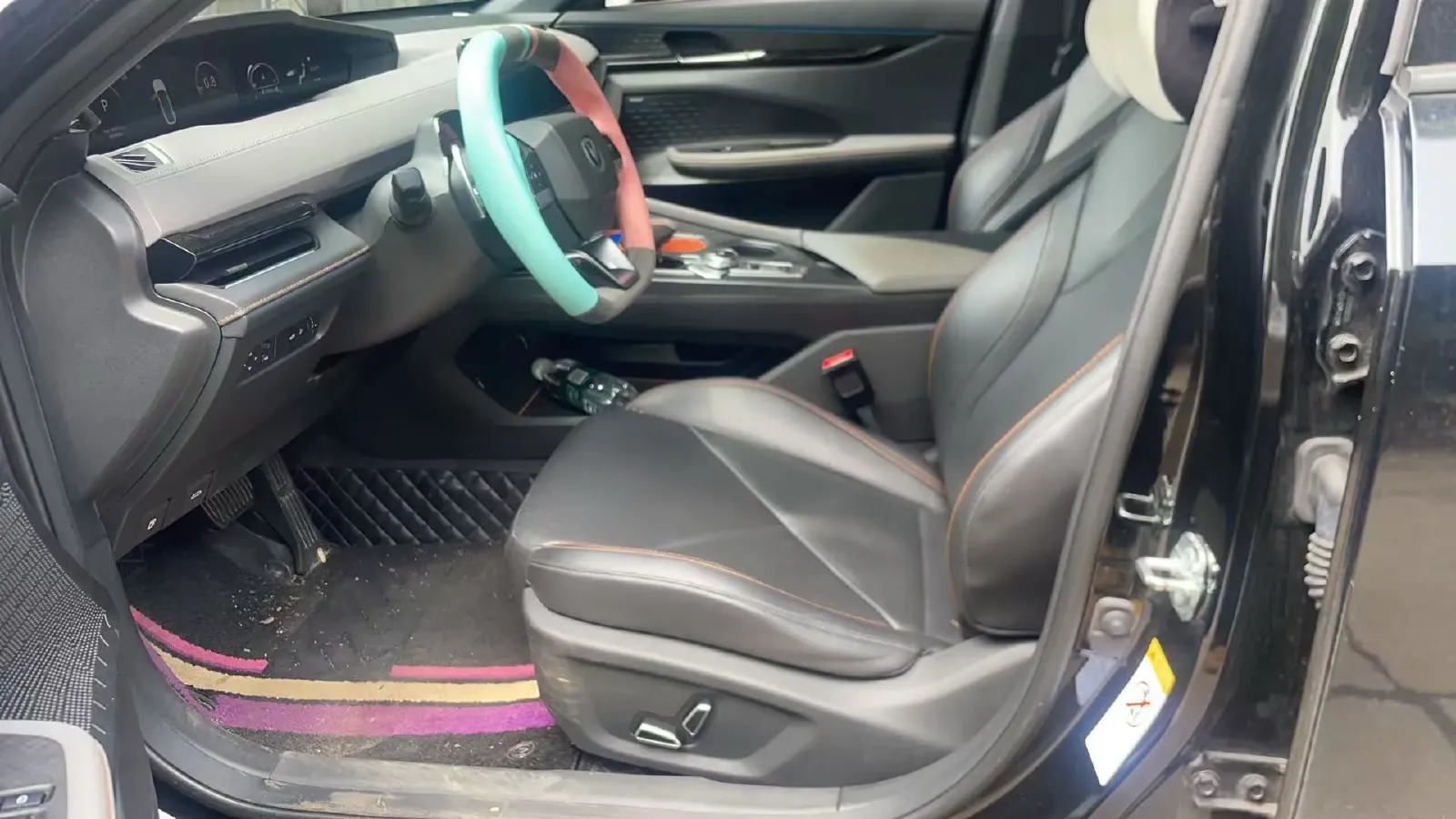 2022 ChangAn UNI-V 1.5T 188HP L4 7DCT,autocango,china used car exporter,china ev exporter,chinese used car exporter,chinese used ev exporter