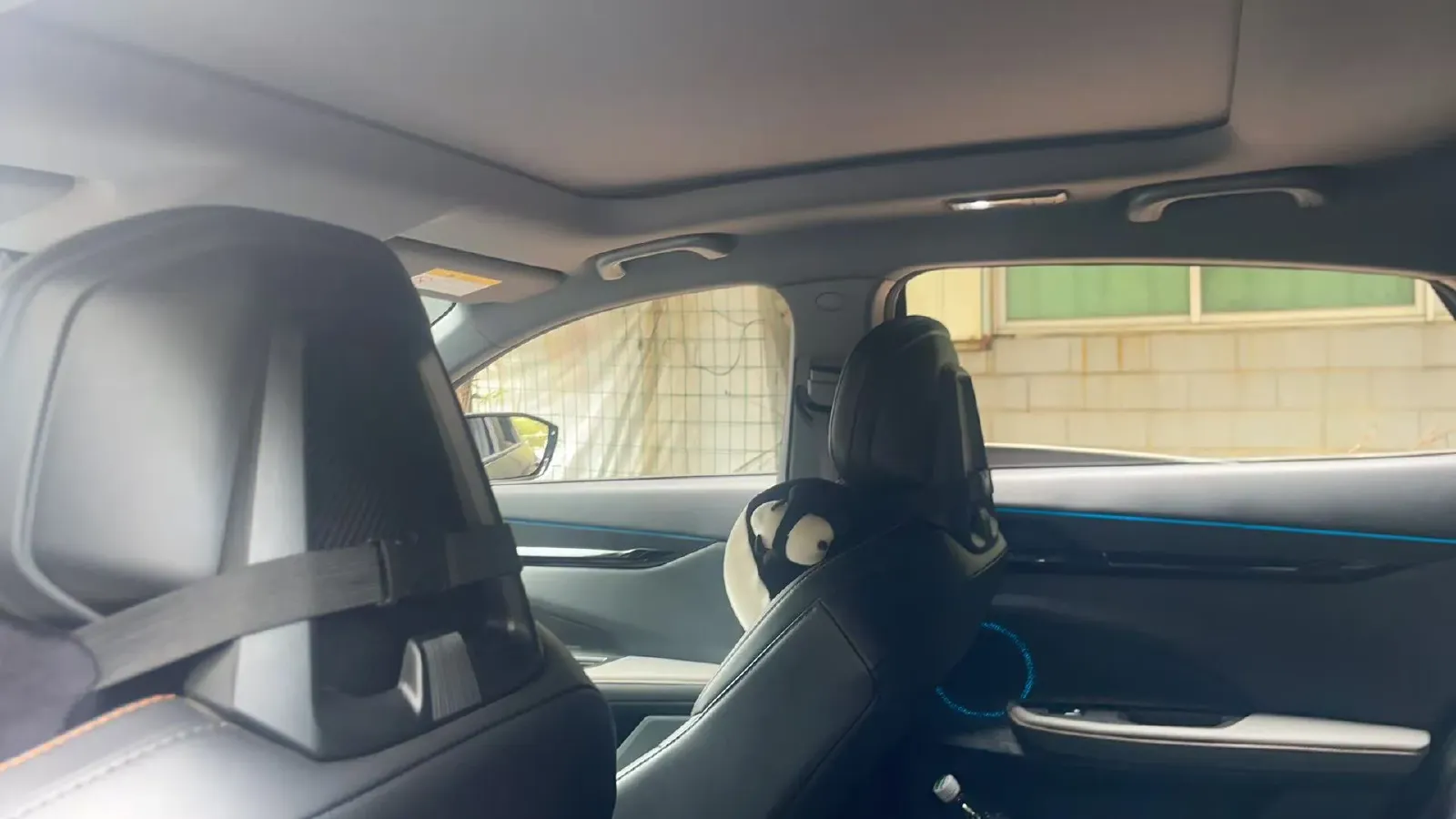 2022 ChangAn UNI-V 1.5T 188HP L4 7DCT,autocango,china used car exporter,china ev exporter,chinese used car exporter,chinese used ev exporter