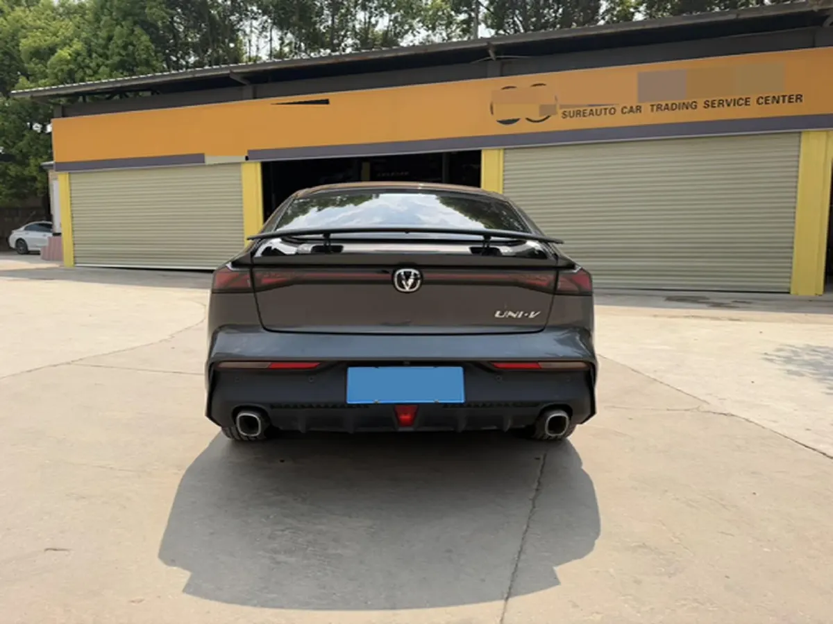 2023 ChangAn UNI-V 1.5T 188HP L4 7DCT,autocango,china used car exporter,china ev exporter,chinese used car exporter,chinese used ev exporter