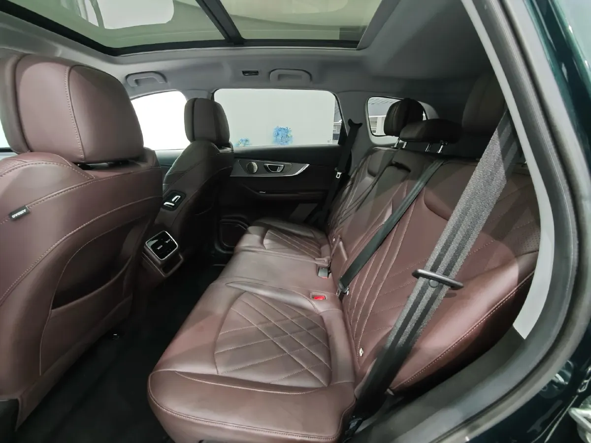 2024 Chery Tiggo 8 PRO 1.6T 197HP L4 7DCT,autocango,china used car exporter,china ev exporter,chinese used car exporter,chinese used ev exporter