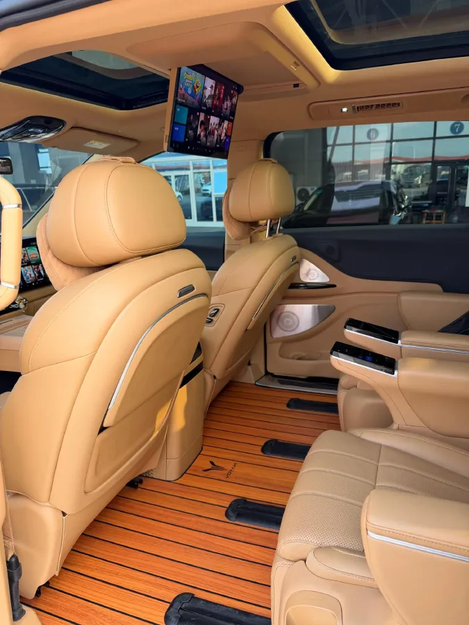 2025 Voyah Dream 1.5T 150HP L4 PHEV 41.7KWH,autocango,china used car exporter,china ev exporter,chinese used car exporter,chinese used ev exporter