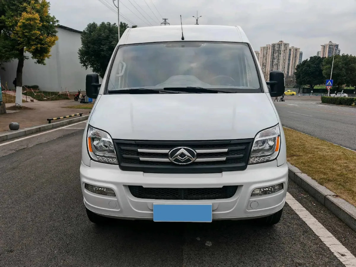 2021 MAXUS XinTu V80 2.0T 139HP L4 6MT,autocango,china used car exporter,china ev exporter,chinese used car exporter,chinese used ev exporter