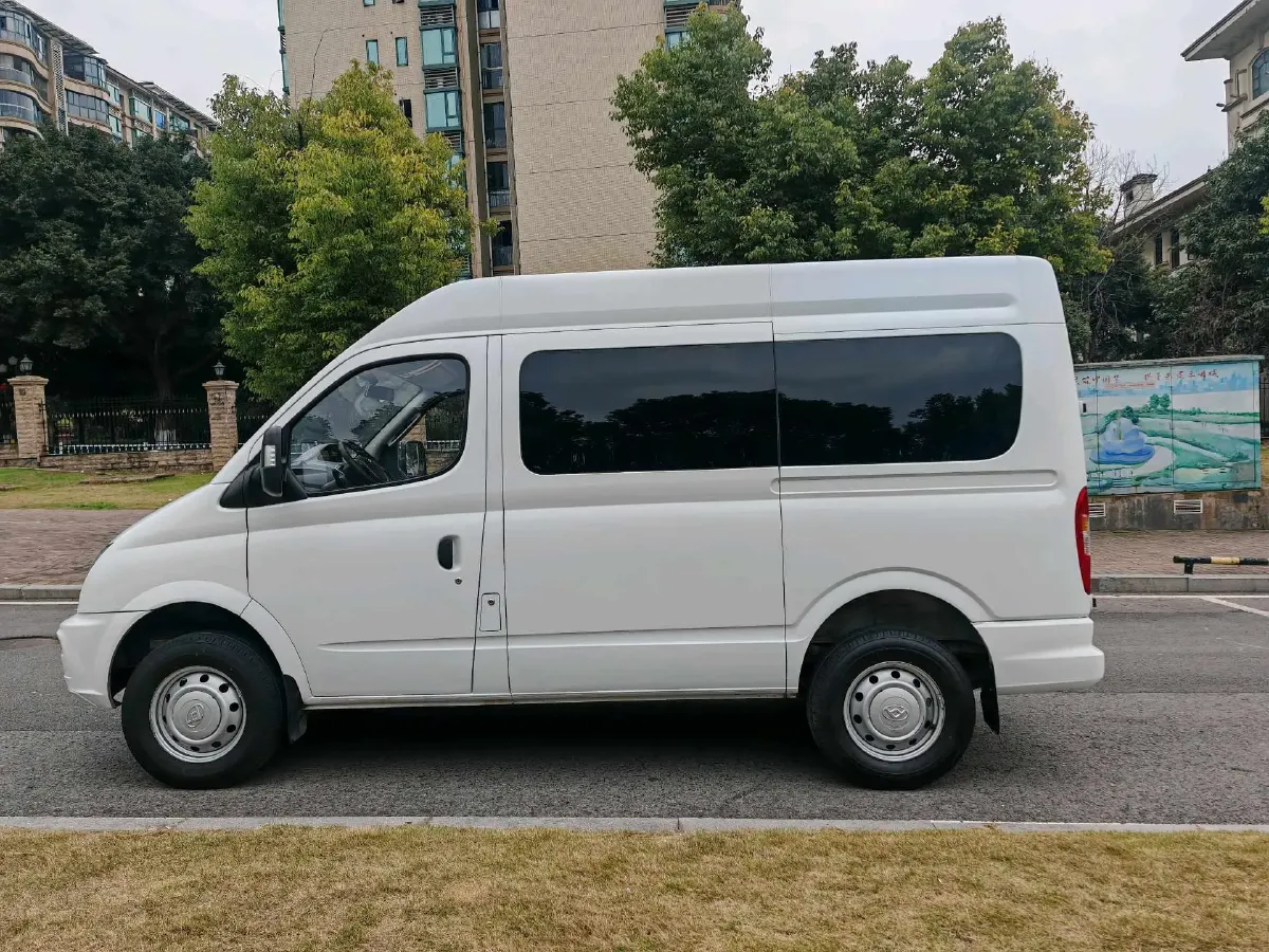 2021 MAXUS XinTu V80 2.0T 139HP L4 6MT,autocango,china used car exporter,china ev exporter,chinese used car exporter,chinese used ev exporter