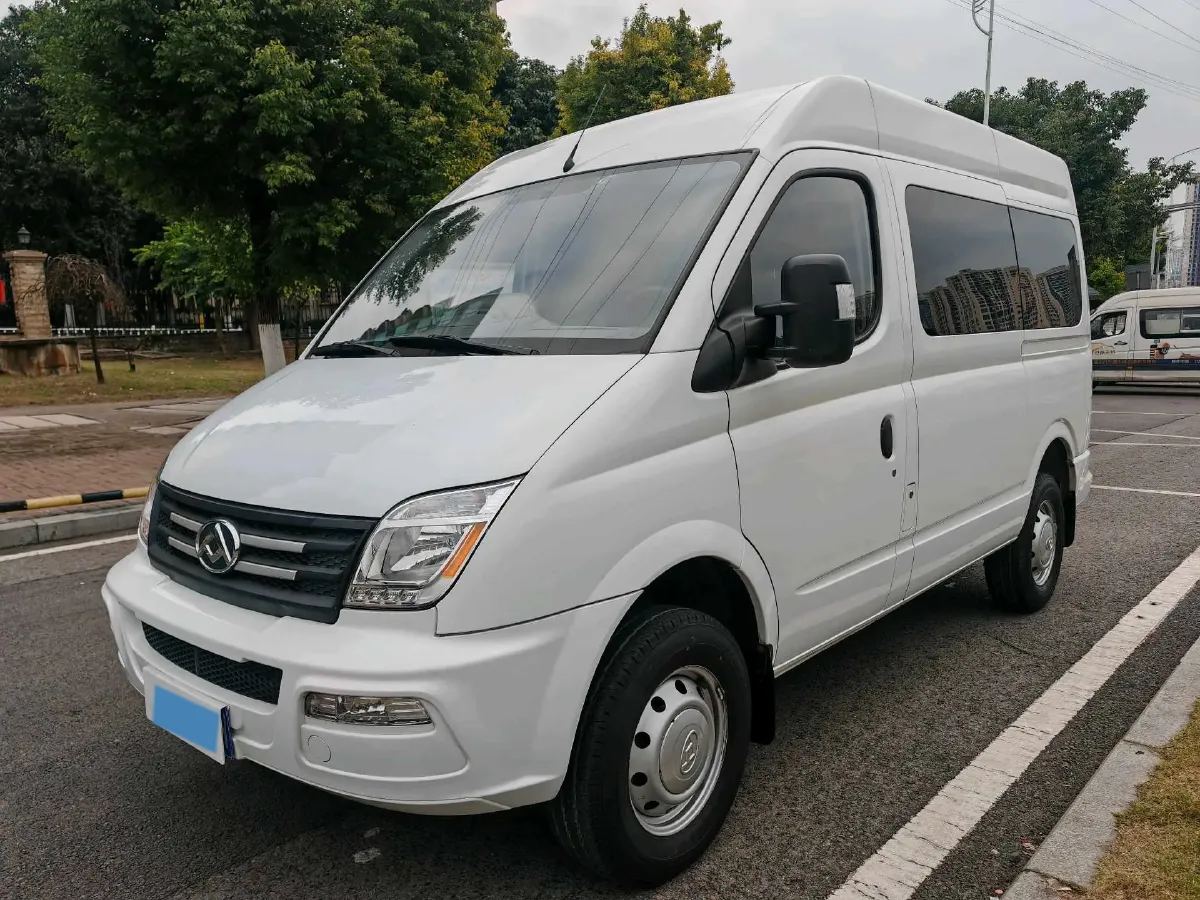 2021 MAXUS XinTu V80 2.0T 139HP L4 6MT,autocango,china used car exporter,china ev exporter,chinese used car exporter,chinese used ev exporter