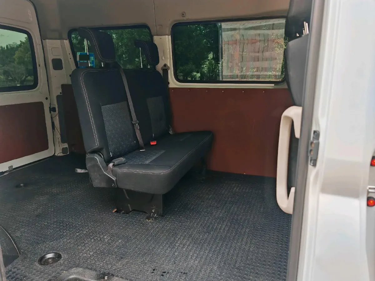 2021 MAXUS XinTu V80 2.0T 139HP L4 6MT,autocango,china used car exporter,china ev exporter,chinese used car exporter,chinese used ev exporter