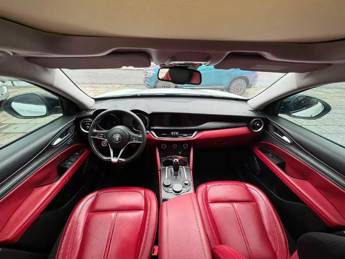 2017 Jaguar XE 2.0T 240HP L4 8AT,autocango,china used car exporter,china ev exporter,chinese used car exporter,chinese used ev exporter