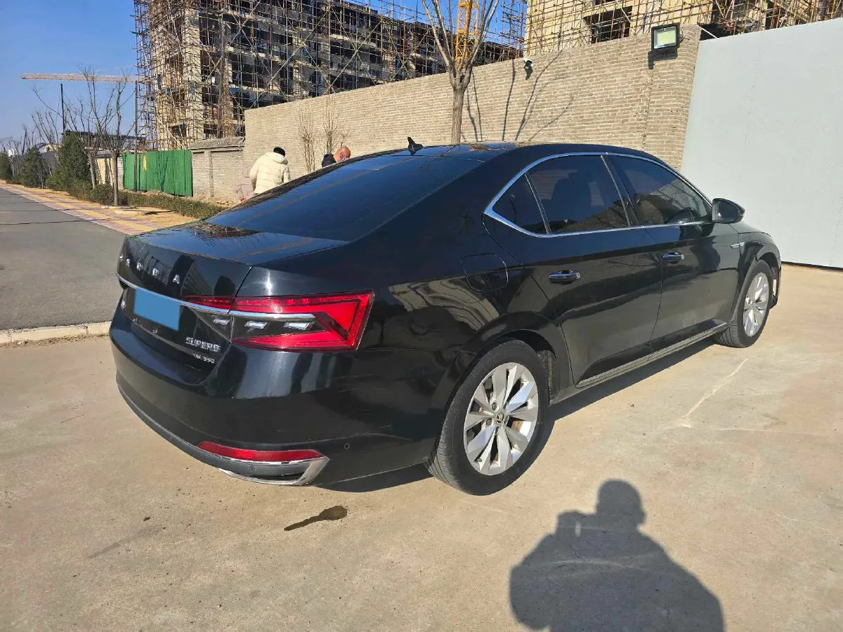 2019 Skoda Superb 2.0T 186HP L4 7DCT,autocango,china used car exporter,china ev exporter,chinese used car exporter,chinese used ev exporter