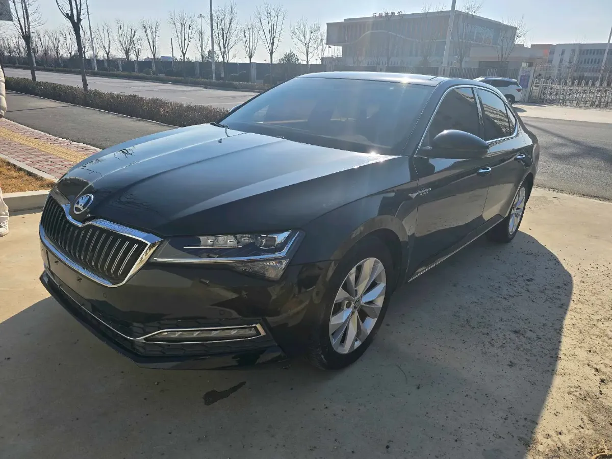 2019 Skoda Superb 2.0T 186HP L4 7DCT,autocango,china used car exporter,china ev exporter,chinese used car exporter,chinese used ev exporter