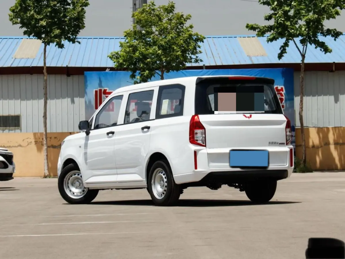 2020 WuLing HongGuang Plus 1.5L 99HP L4 6MT,autocango,china used car exporter,china ev exporter,chinese used car exporter,chinese used ev exporter
