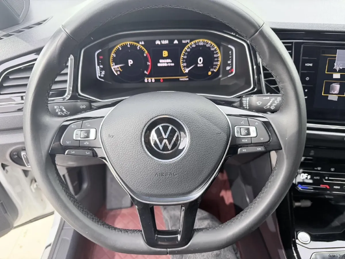 2021 Volkswagen T-Roc 1.4T 150HP L4 7DCT,autocango,china used car exporter,china ev exporter,chinese used car exporter,chinese used ev exporter