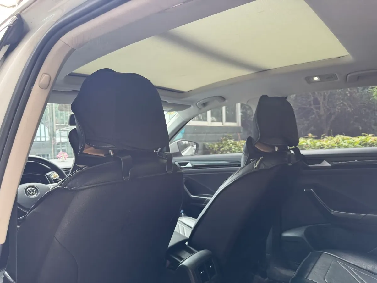 2021 Volkswagen T-Roc 1.4T 150HP L4 7DCT,autocango,china used car exporter,china ev exporter,chinese used car exporter,chinese used ev exporter