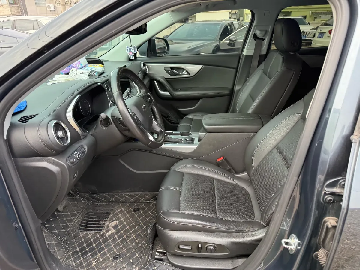 2021 BMW 3 Series 2.0T 156HP L4 8AT,autocango,china used car exporter,china ev exporter,chinese used car exporter,chinese used ev exporter