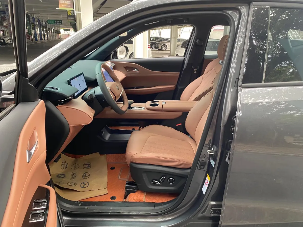 2025 ChangAn UNI-Z 1.5T 188HP L4 7DCT,autocango,china used car exporter,china ev exporter,chinese used car exporter,chinese used ev exporter