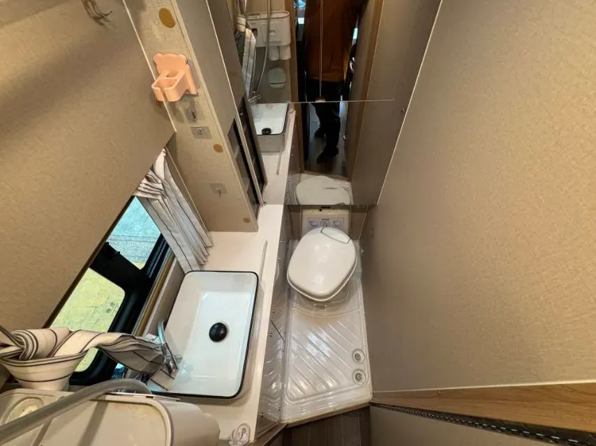 2025 MAXUS V100 RV 2.0T 177HP L4 8AT,autocango,china used car exporter,china ev exporter,chinese used car exporter,chinese used ev exporter