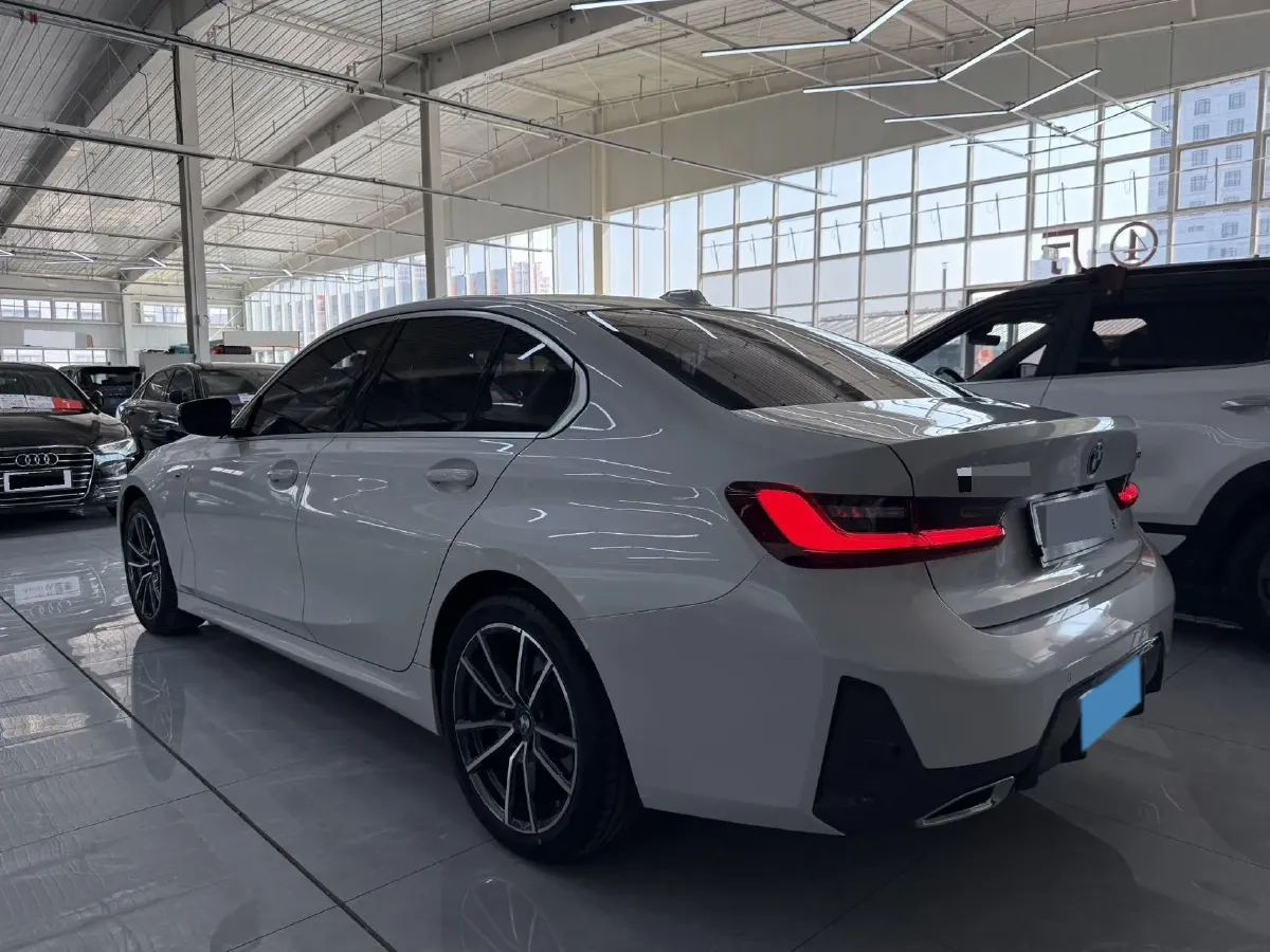 2023 BMW 3 Series 2.0T 156HP L4 8AT,autocango,china used car exporter,china ev exporter,chinese used car exporter,chinese used ev exporter