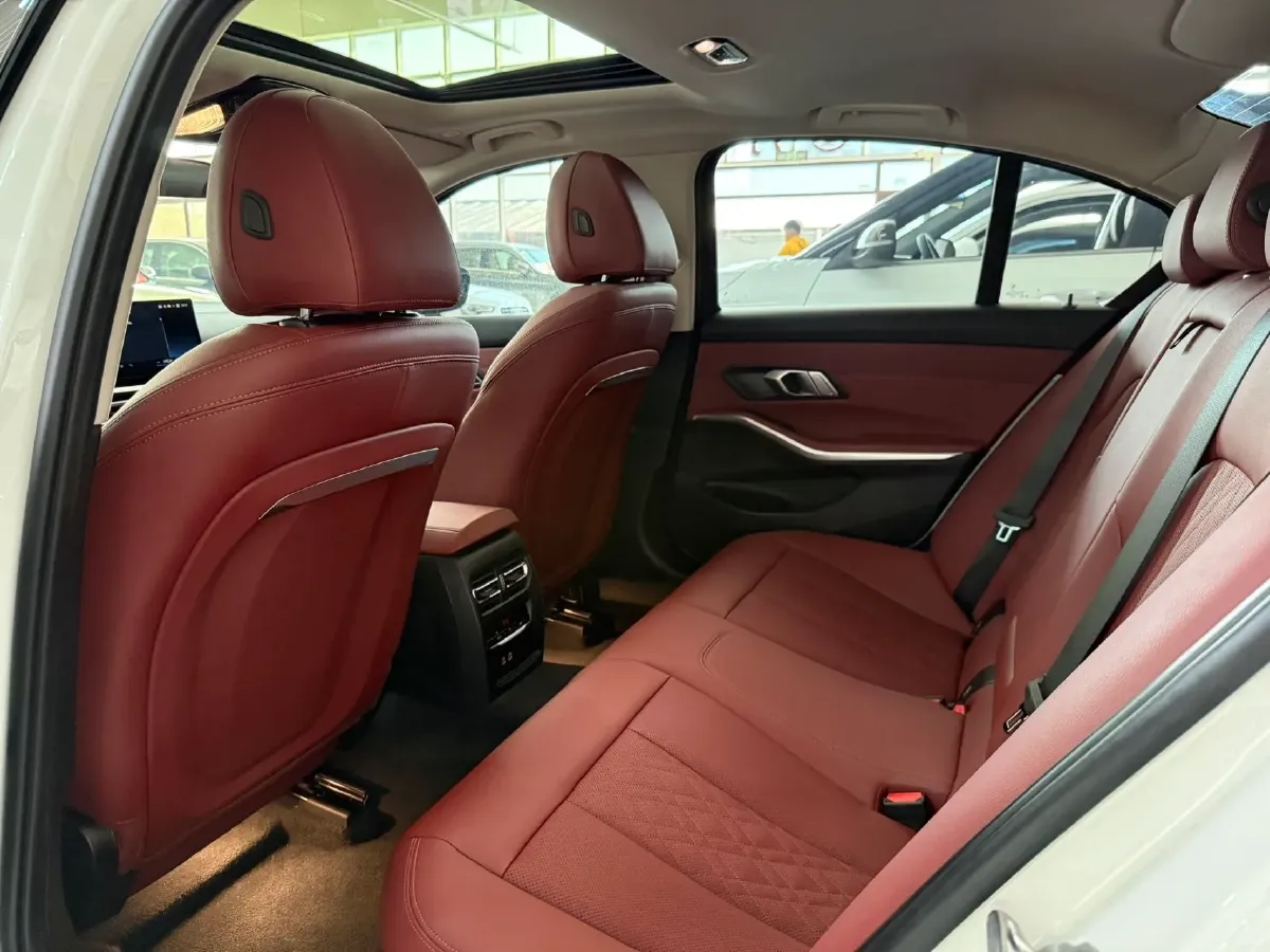2023 BMW 3 Series 2.0T 156HP L4 8AT,autocango,china used car exporter,china ev exporter,chinese used car exporter,chinese used ev exporter
