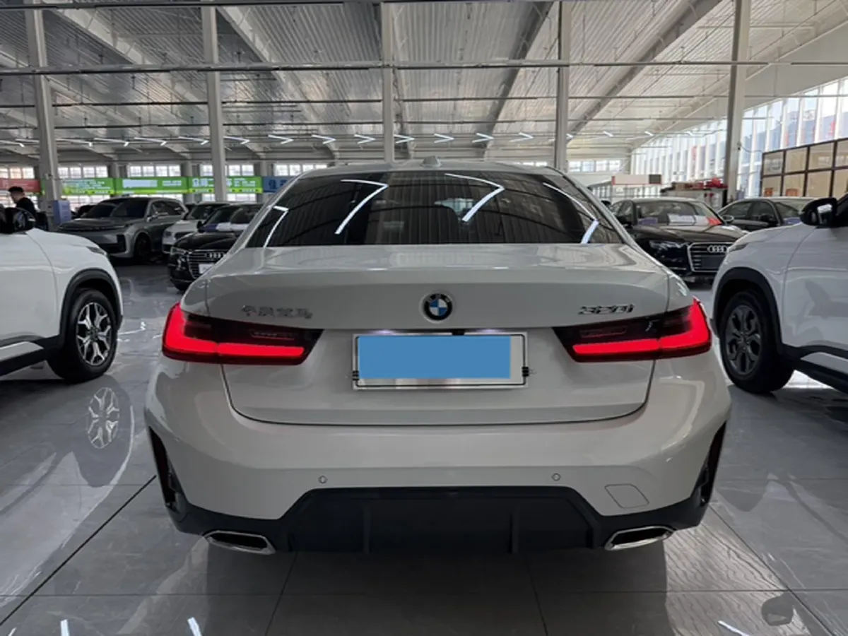 2023 BMW 3 Series 2.0T 156HP L4 8AT,autocango,china used car exporter,china ev exporter,chinese used car exporter,chinese used ev exporter