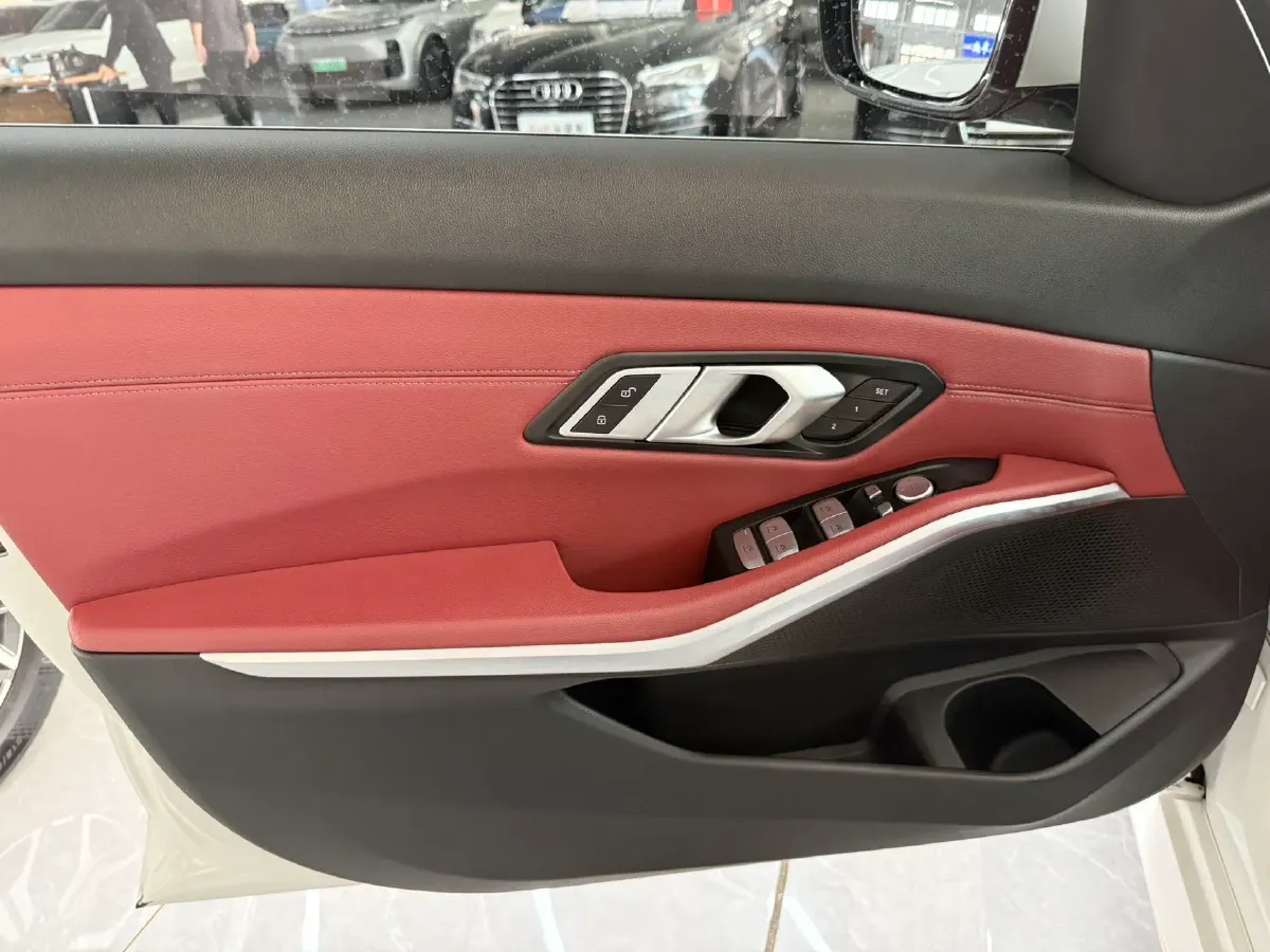 2023 BMW 3 Series 2.0T 156HP L4 8AT,autocango,china used car exporter,china ev exporter,chinese used car exporter,chinese used ev exporter