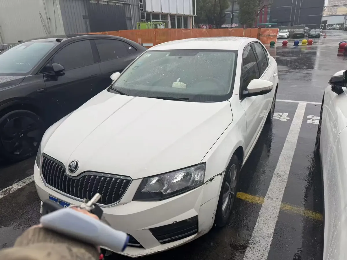 2017 Skoda Octavia 1.6L 110HP L4 6AT,autocango,china used car exporter,china ev exporter,chinese used car exporter,chinese used ev exporter