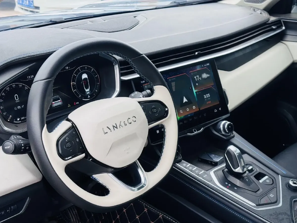 2021 LYNK&CO 01 2.0T 218HP L4 8AT,autocango,china used car exporter,china ev exporter,chinese used car exporter,chinese used ev exporter