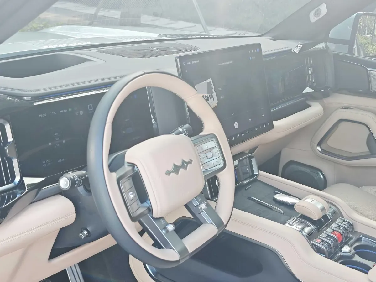 2025 FangChengBao Bao 8 2.0T 245HP L4 E-CVT PHEV 36.8KWH,autocango,china used car exporter,china ev exporter,chinese used car exporter,chinese used ev exporter