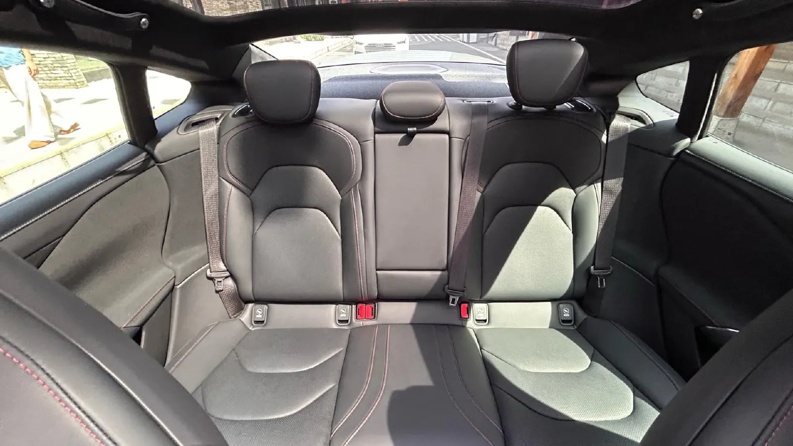 2024 MI SU7 BEV 101KWH,autocango,china used car exporter,china ev exporter,chinese used car exporter,chinese used ev exporter