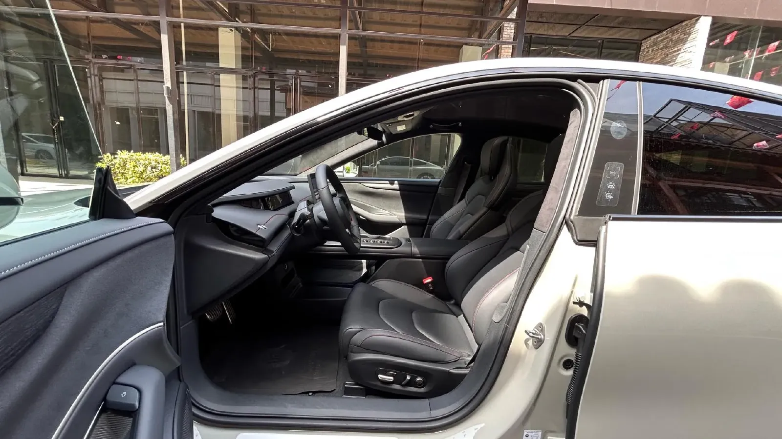 2024 MI SU7 BEV 101KWH,autocango,china used car exporter,china ev exporter,chinese used car exporter,chinese used ev exporter