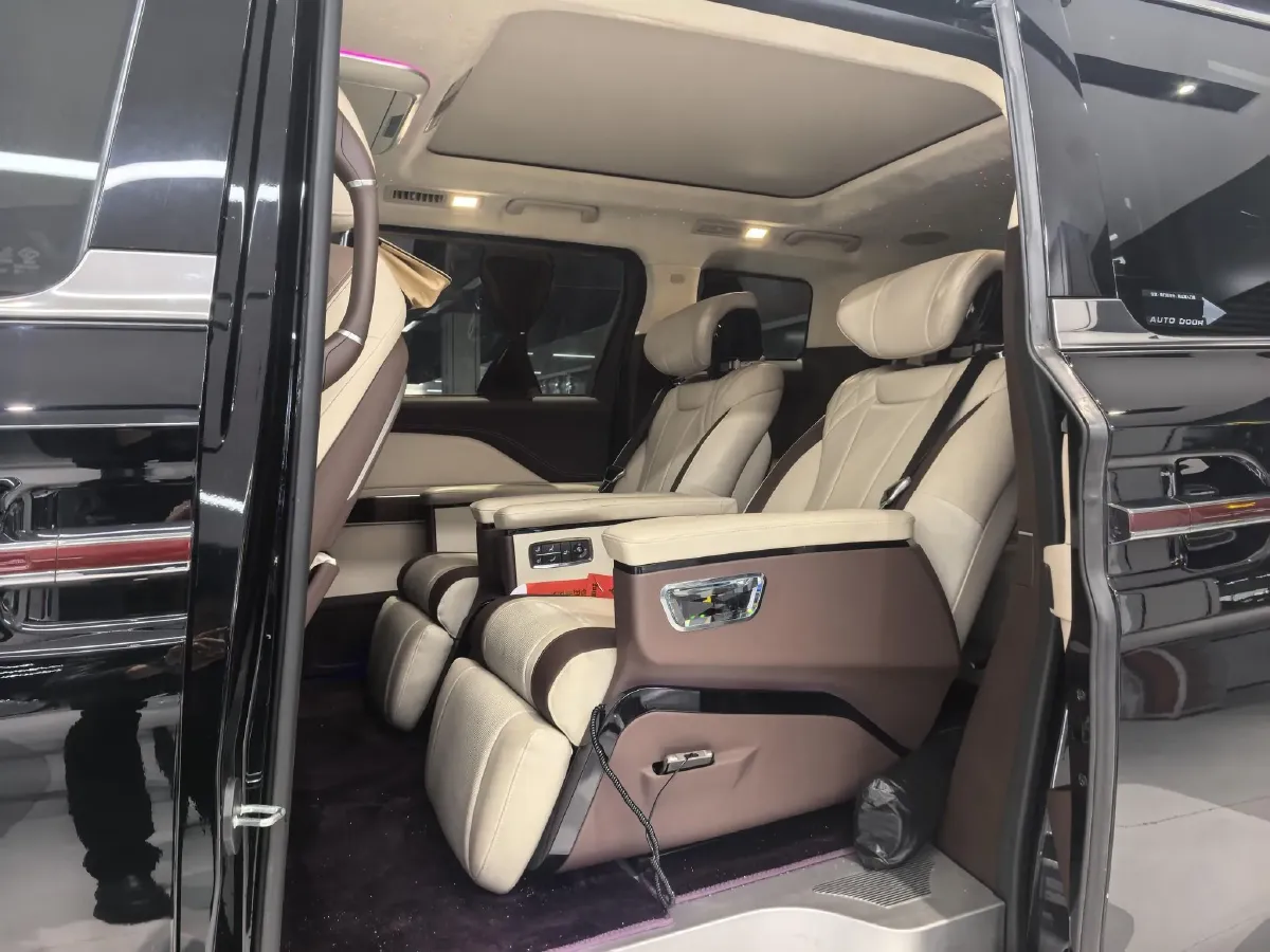 2024 HongQi HQ9 2.0T 252HP L4 8AT,autocango,china used car exporter,china ev exporter,chinese used car exporter,chinese used ev exporter