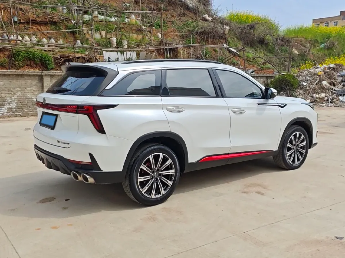 2022 ChangAn CS75 Plus 2.0T 233HP L4 8AT,autocango,china used car exporter,china ev exporter,chinese used car exporter,chinese used ev exporter