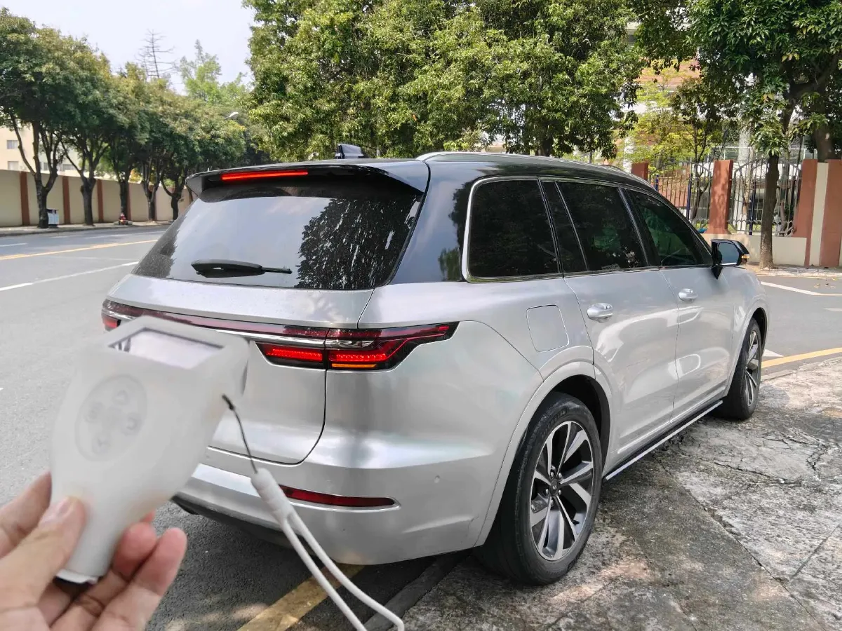 2020 Li ONE Range Extended 131HP REEV 40.5KWH,autocango,china used car exporter,china ev exporter,chinese used car exporter,chinese used ev exporter