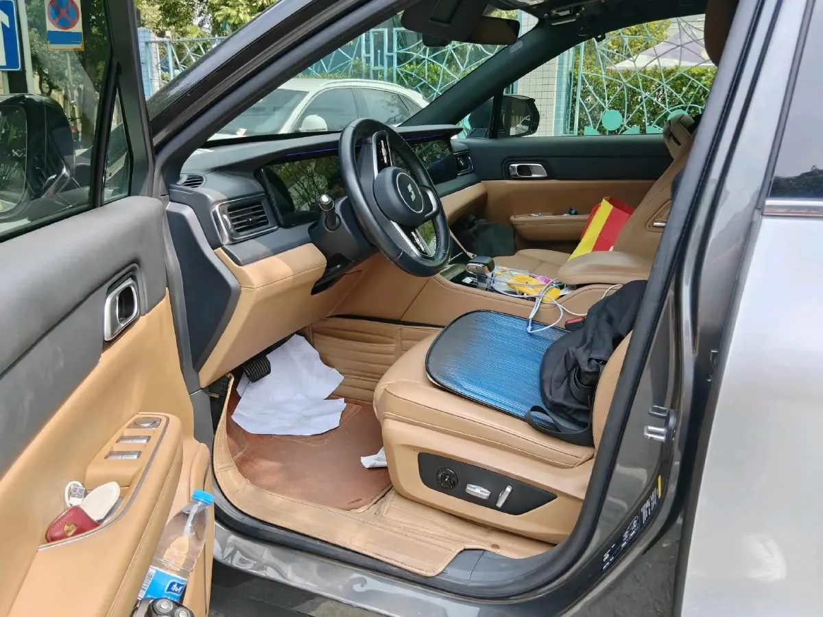 2020 Li ONE Range Extended 131HP REEV 40.5KWH,autocango,china used car exporter,china ev exporter,chinese used car exporter,chinese used ev exporter