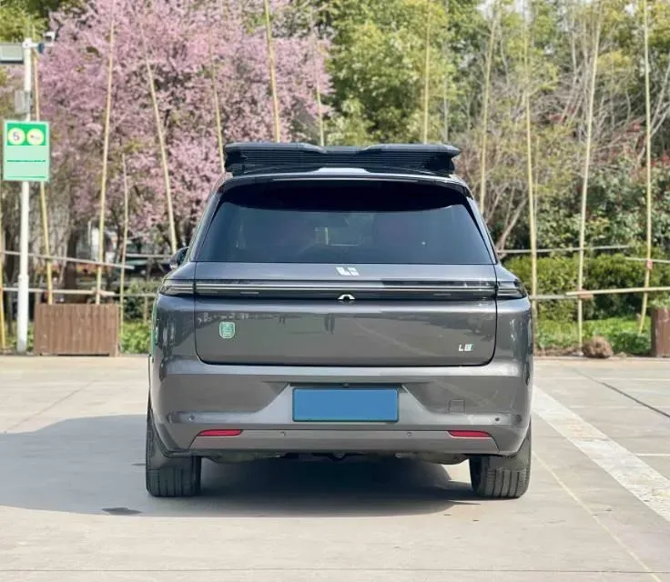 2023 Li L8 Range Extended 154HP REEV 40.9KWH,autocango,china used car exporter,china ev exporter,chinese used car exporter,chinese used ev exporter