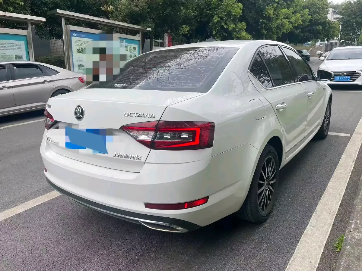 2018 Skoda Octavia 1.2T 116HP L4 7DCT,autocango,china used car exporter,china ev exporter,chinese used car exporter,chinese used ev exporter