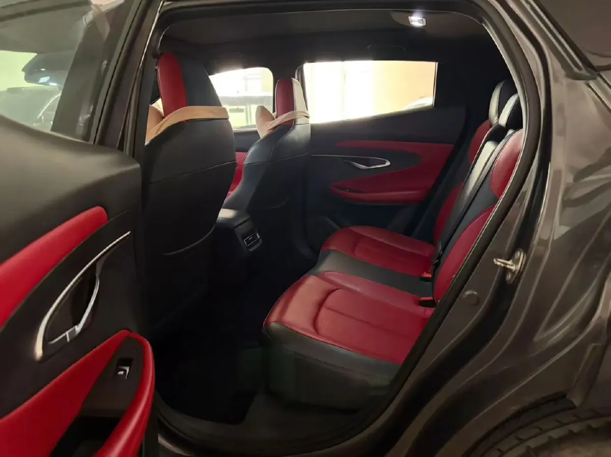 2020 ChangAn UNI-T 1.5T 180HP L4 7DCT,autocango,china used car exporter,china ev exporter,chinese used car exporter,chinese used ev exporter