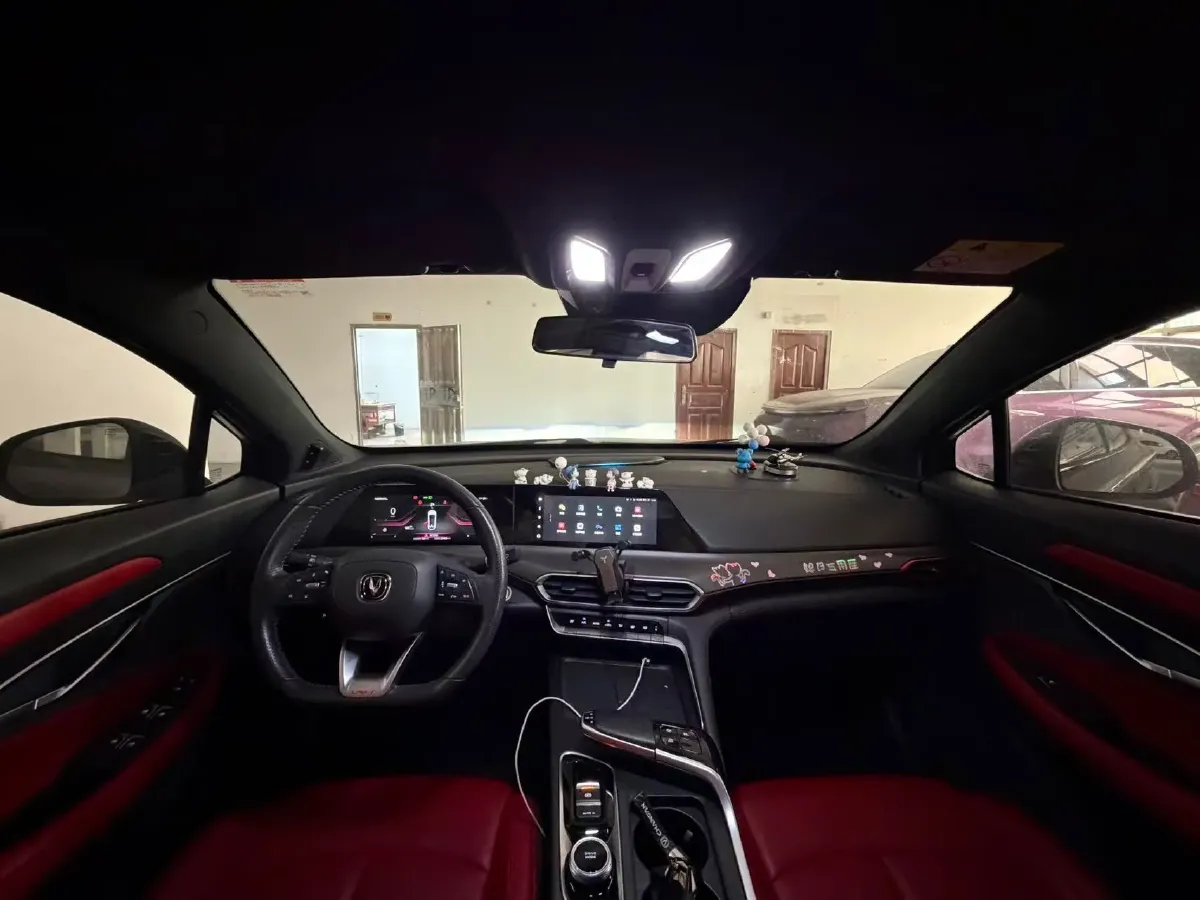 2020 ChangAn UNI-T 1.5T 180HP L4 7DCT,autocango,china used car exporter,china ev exporter,chinese used car exporter,chinese used ev exporter