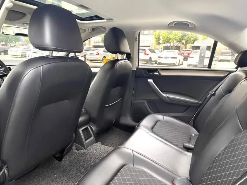 2019 Skoda Rapid Spaceback 1.5L 110HP L4 6AT,autocango,china used car exporter,china ev exporter,chinese used car exporter,chinese used ev exporter