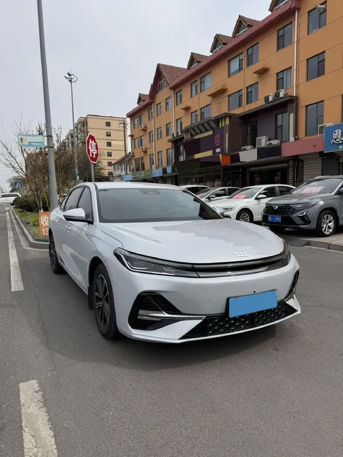 2025 Geely Galaxy A7 1.5L 112HP L4 1DHT PHEV,autocango,china used car exporter,china ev exporter,chinese used car exporter,chinese used ev exporter