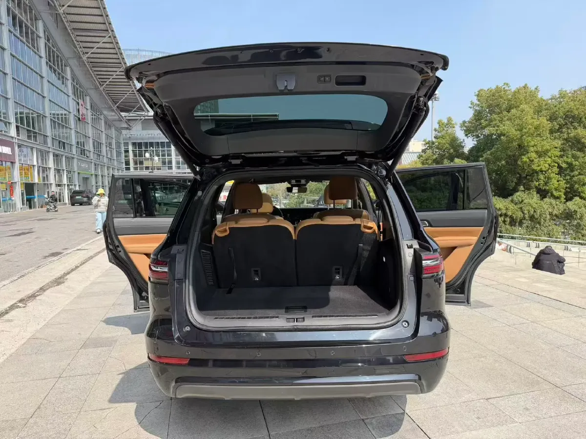 2020 Li ONE Range Extended 131HP REEV 40.5KWH,autocango,china used car exporter,china ev exporter,chinese used car exporter,chinese used ev exporter