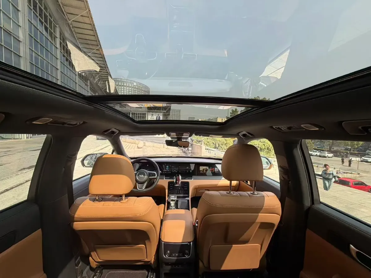 2020 Li ONE Range Extended 131HP REEV 40.5KWH,autocango,china used car exporter,china ev exporter,chinese used car exporter,chinese used ev exporter