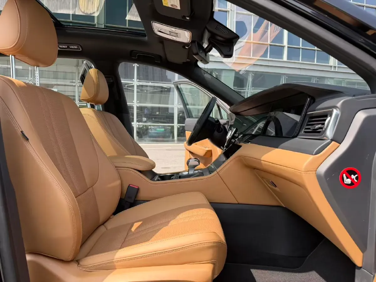 2020 Li ONE Range Extended 131HP REEV 40.5KWH,autocango,china used car exporter,china ev exporter,chinese used car exporter,chinese used ev exporter