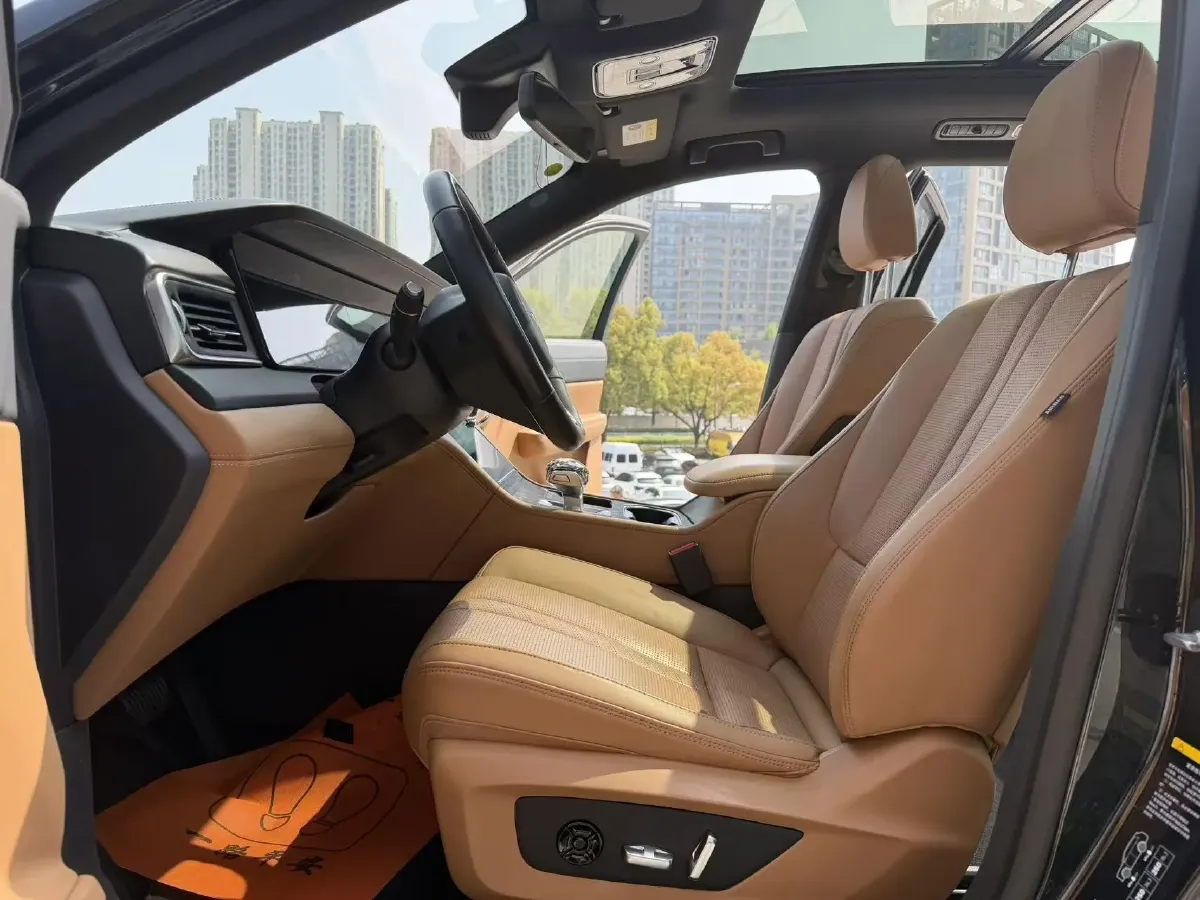 2020 Li ONE Range Extended 131HP REEV 40.5KWH,autocango,china used car exporter,china ev exporter,chinese used car exporter,chinese used ev exporter