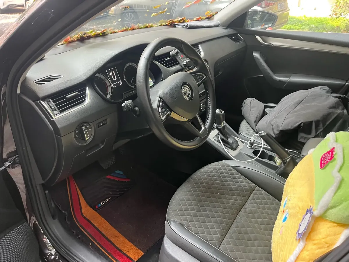 2018 Skoda Octavia 1.6L 110HP L4 6AT,autocango,china used car exporter,china ev exporter,chinese used car exporter,chinese used ev exporter