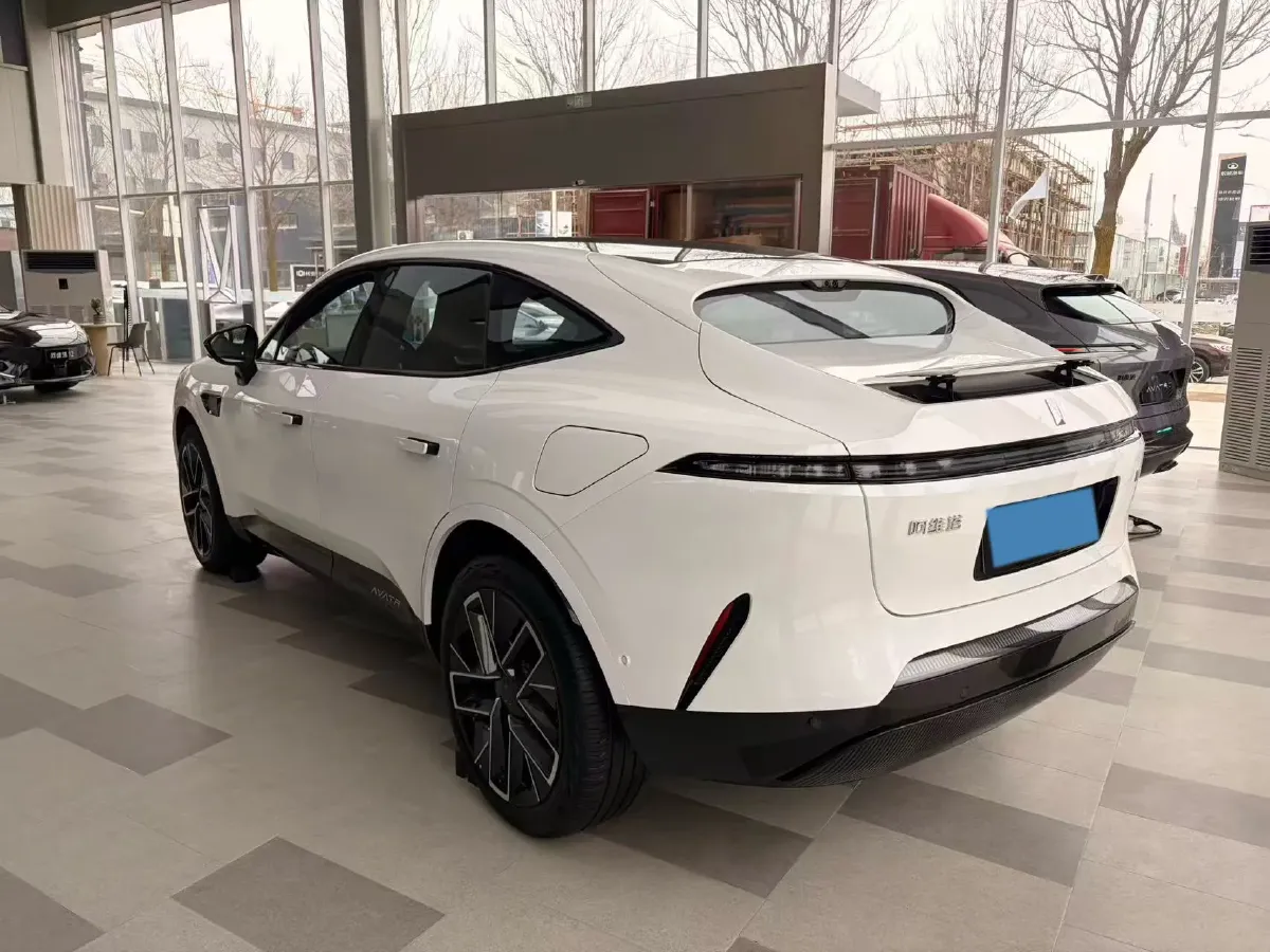 2025 Avatr 11 1.5T 156HP L4 REEV,autocango,china used car exporter,china ev exporter,chinese used car exporter,chinese used ev exporter